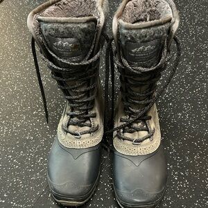 The North Face Waterproof Lace-Up Boots in Gray and Black